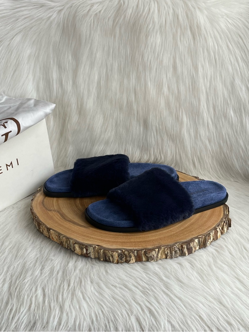 LIKE NEW M. Gemi shearling slides